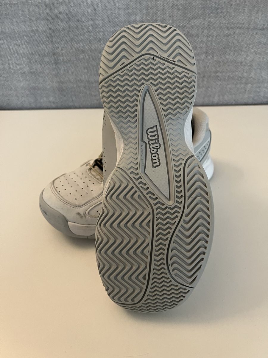 Wilson Scarpe per ragazzi: Wilson Hallenschuhe Gr. 35 – Usato da Worben venduto da Jimmymania 1