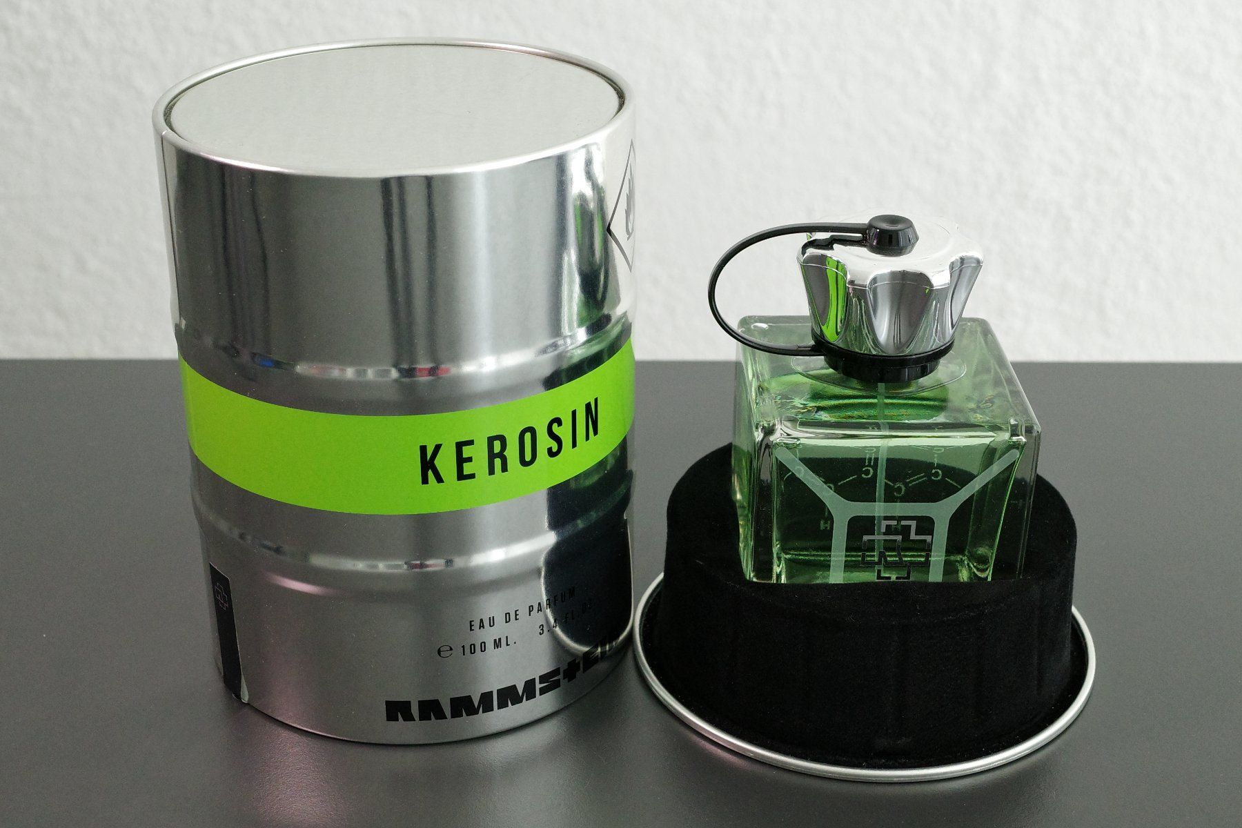 Profumi & Eau de Toilette: Rammstein KEROSIN Eau de Parfum – Nuovo (secondo la descrizione) da Dielsdorf venduto da Tirant_Blanc 1