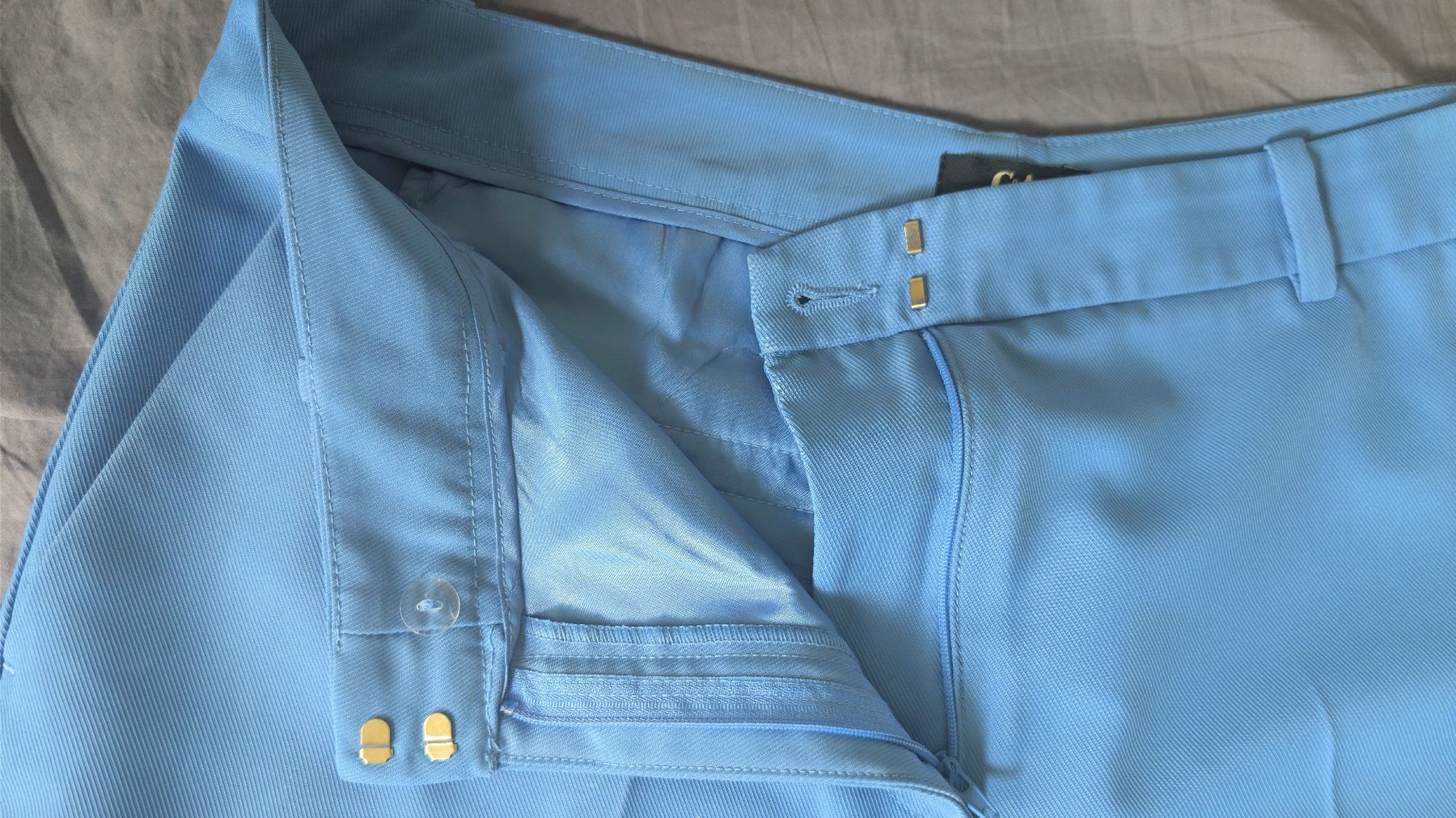 C&A Pantaloni: C&A Wide Leg Stoffhose hellblau Gr. 42 – Usato da Wädenswil venduto da coconut1289 3
