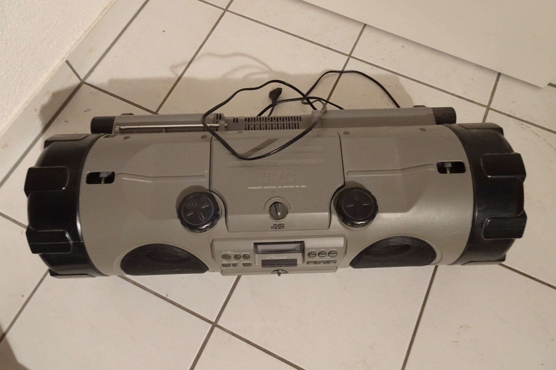 JVC Lettore multimediale & Streamer: grosser JVC CD Player mit grossen Boxen – Usato da Strengelbach venduto da schmetterling20 1