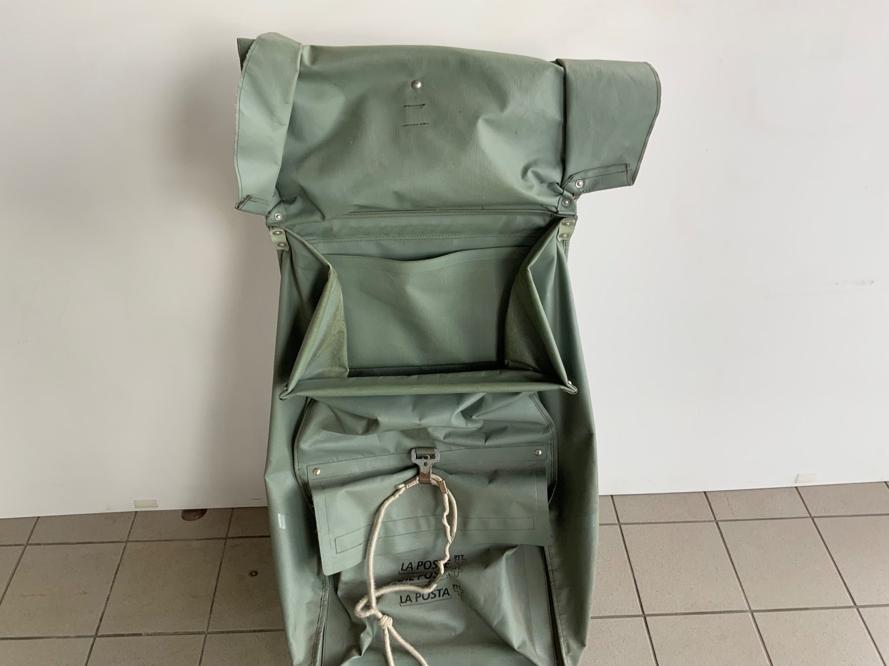 Koffer & Taschen: Alter Briefpost Handwagen von die Post – Gebraucht aus Erlach von silvia3235 2