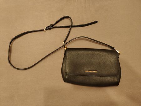 Michael Kors Handtasche, schwarz, neuwertig, klein aber fein