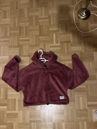 pink fleece cropped