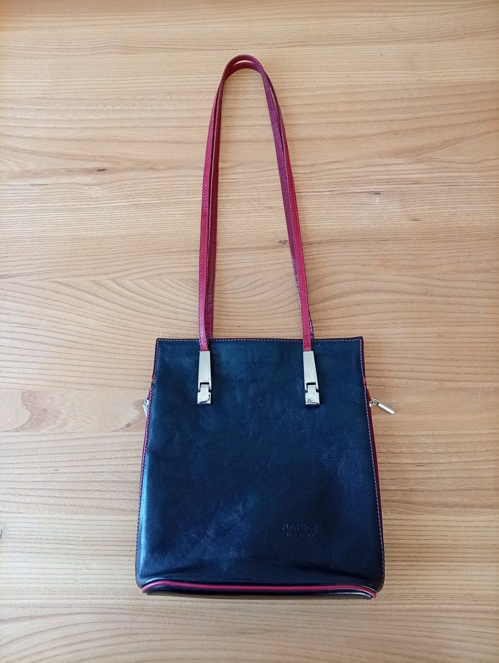 Borse da donna: Hübsche Leder-Handtasche, made in Florence – Usato da Luzern venduto da Seri4