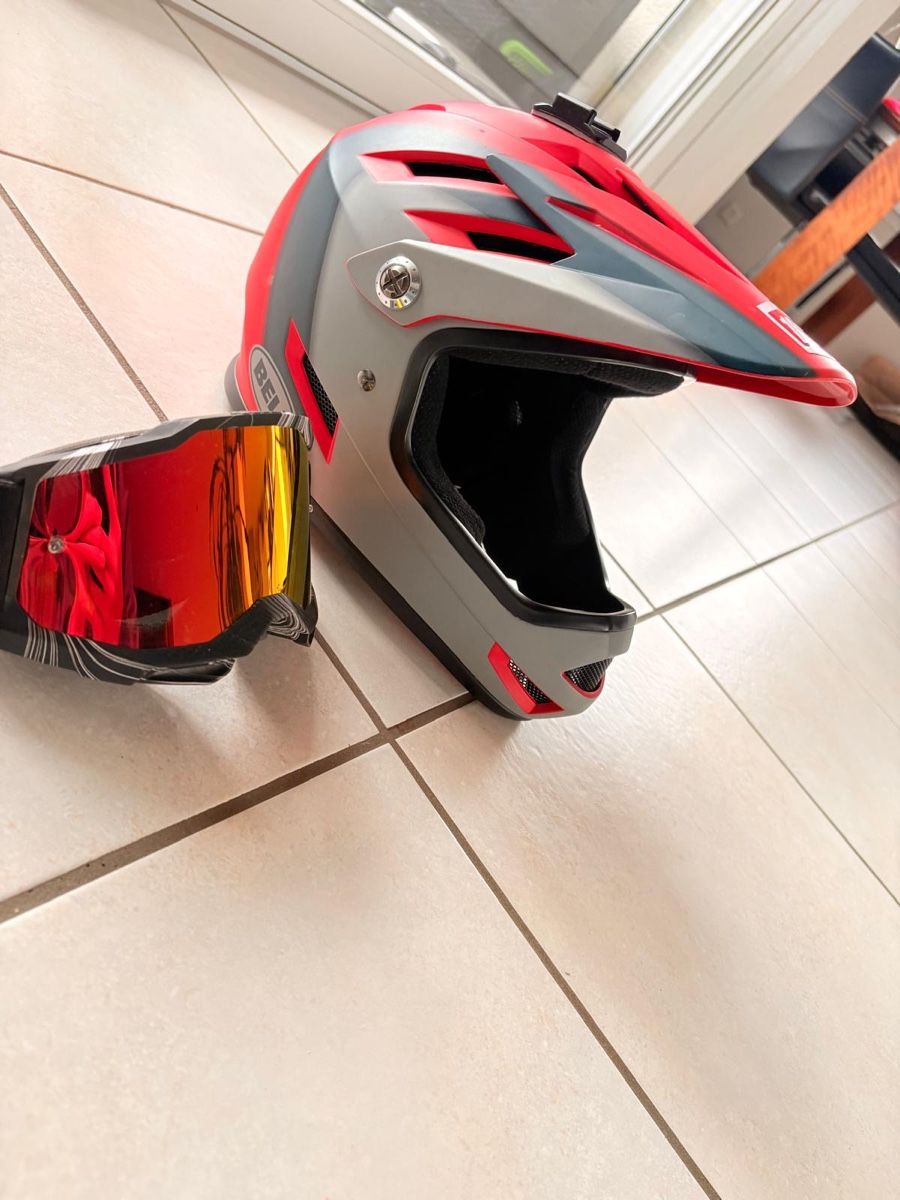 Bell Caschi: Bell Downhill Helm, Fullface Helm, Grösse M, Winter Schnäppc – Usato da Bonstetten venduto da Falk78 6