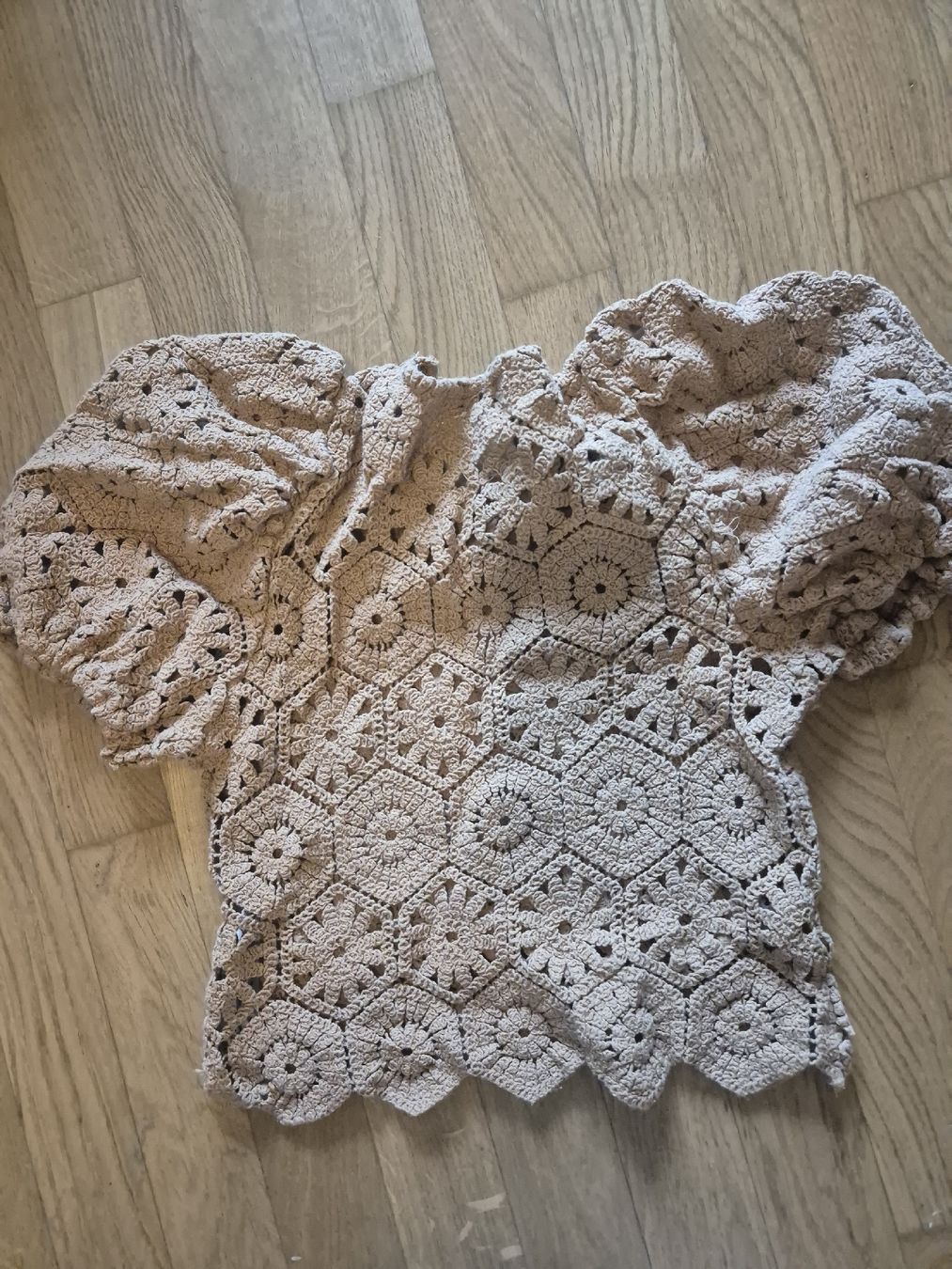 Zara Top: Zara crochet top, size M – Usato da Basel venduto da and_zvv7 1