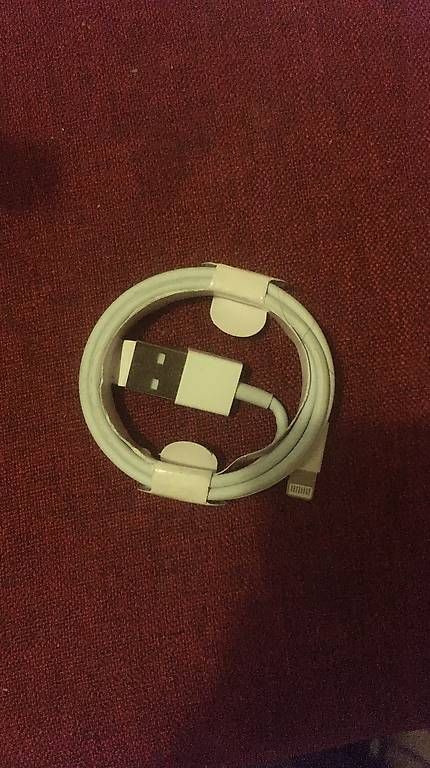 Kabel: Câble iPhone lightning neuf – Gebraucht aus Chavannes-Près-Renens von chr_h9df