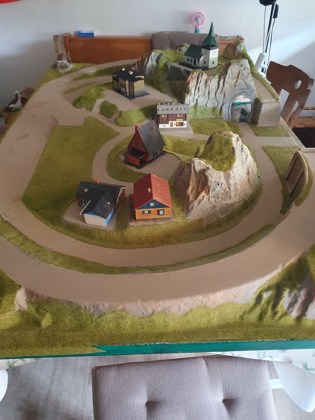Noch Modelleisenbahnen: Fertiggelände H0 – Gebraucht aus Belp von Liacheyenne 2