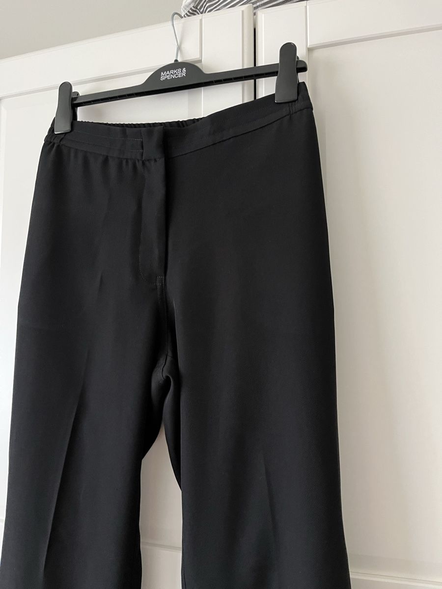 H&M Pantalons: Schwarze Stoffhose – Neuf (Voir description) à Allschwil par eyl_bb8q 3