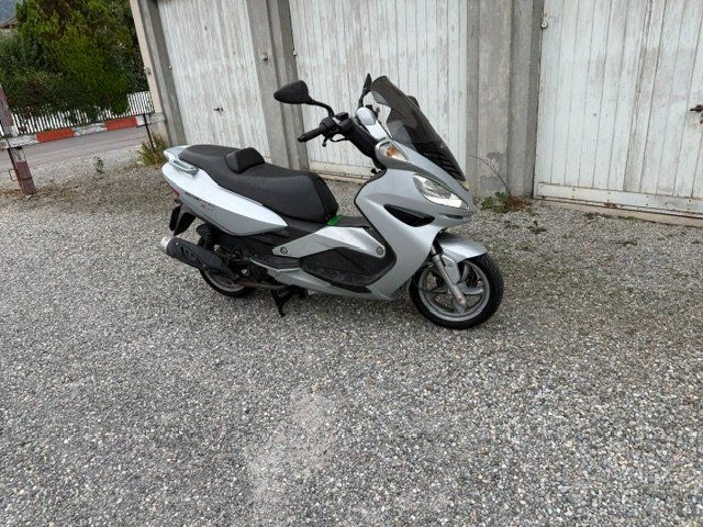 Scooter: Malaguti Madison 125 – Difettoso da Steffisburg venduto da Hgtr