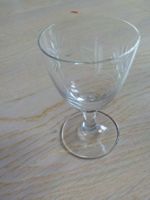 antikes Likörglas mit Stiel geschliffen (1)