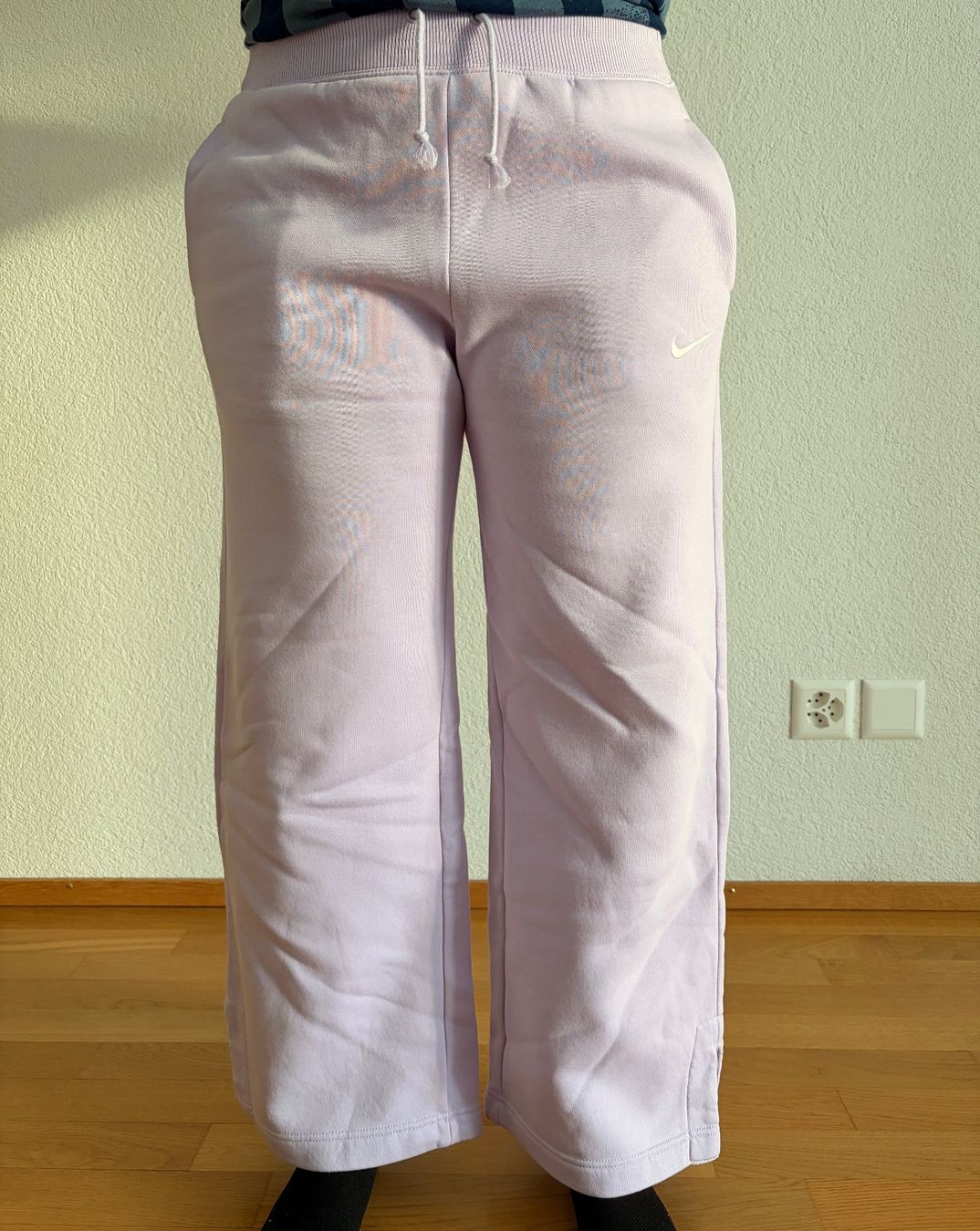 Nike Pantaloni: Damen Nike Jogginghose, helllila, Grösse S – Nuovo (secondo la descrizione) da Wil SG venduto da adi9k