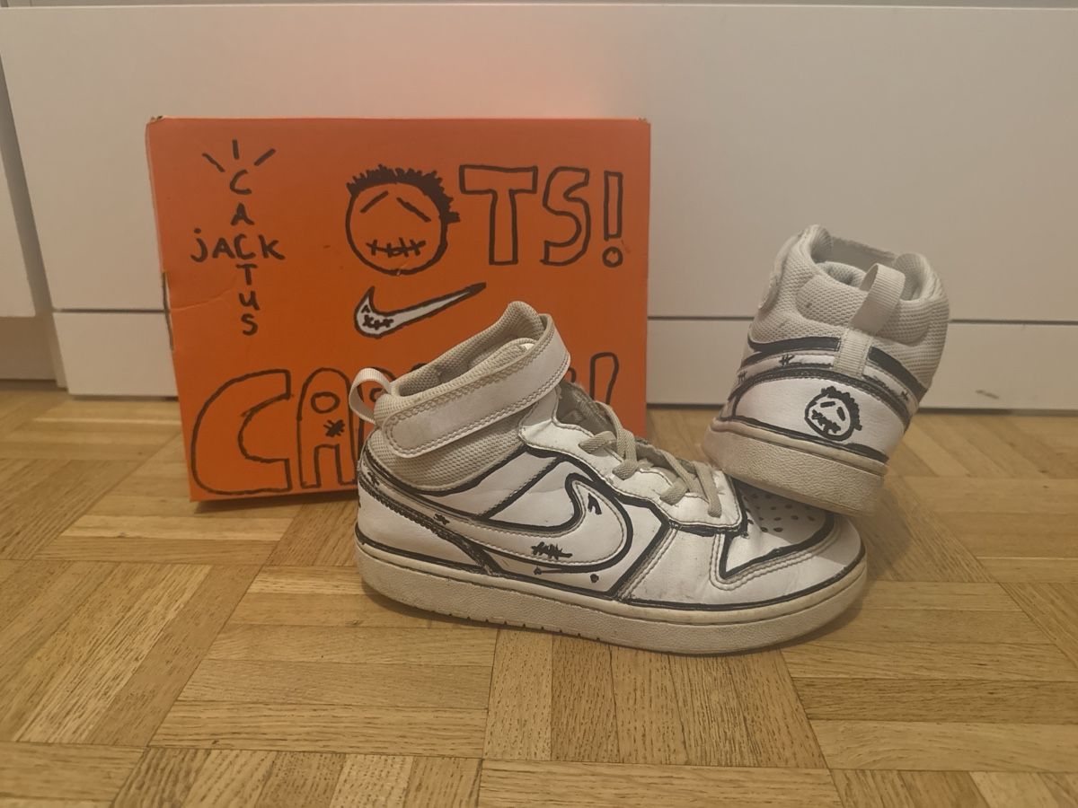 Scarpe da uomo: Nike custom cartoon 35.5  – Usato da Grand-Lancy venduto da mat_l672