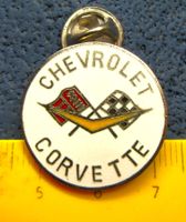 CHEVROLET CORVETTE LOGO PIN ENAMEL GROSSS 25mm SILBRIG