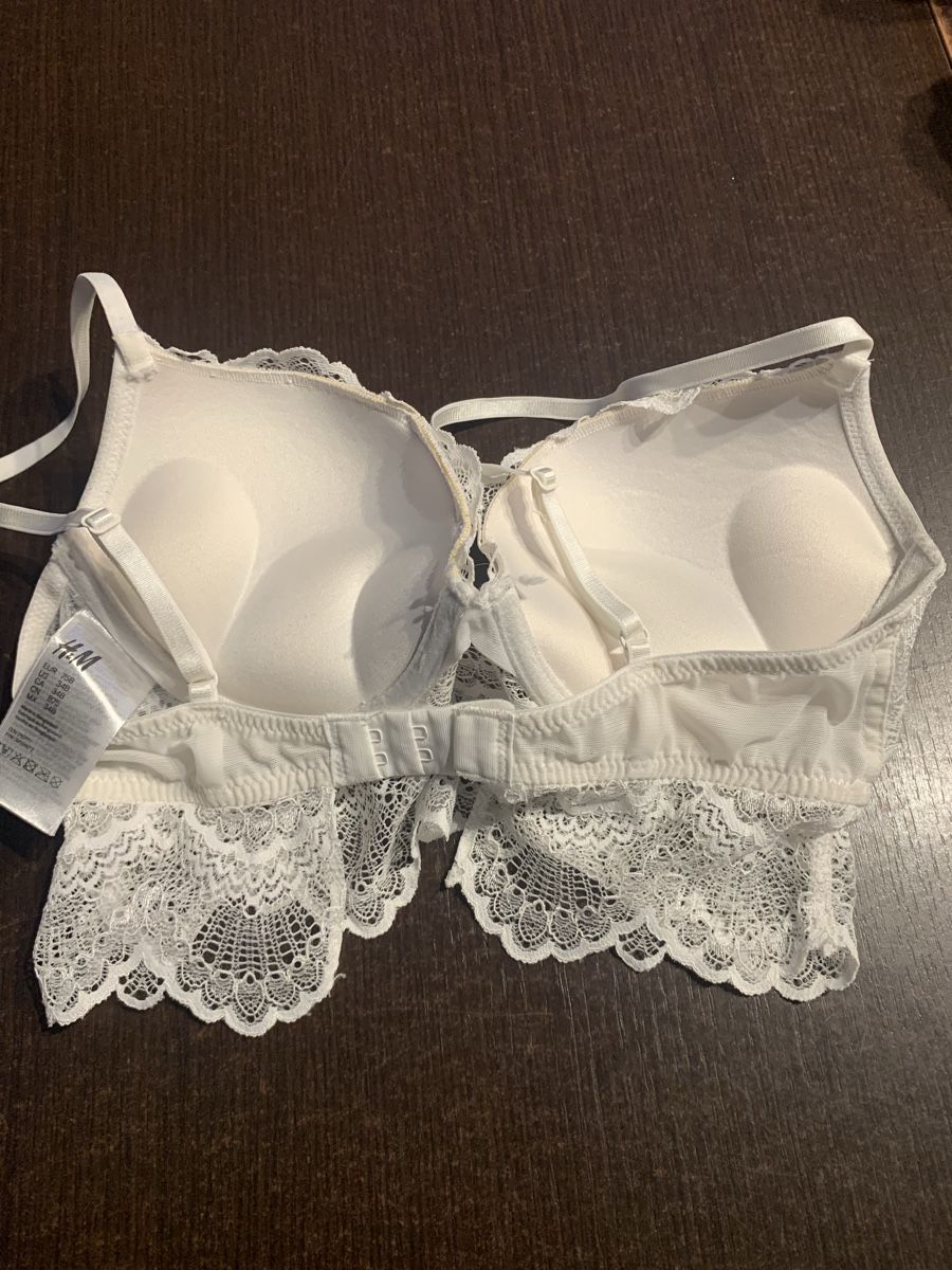 H&M Autres dessous: Soutien-Gorge H&M 75B – Neuf (Voir description) à Domdidier par qatar1973 2