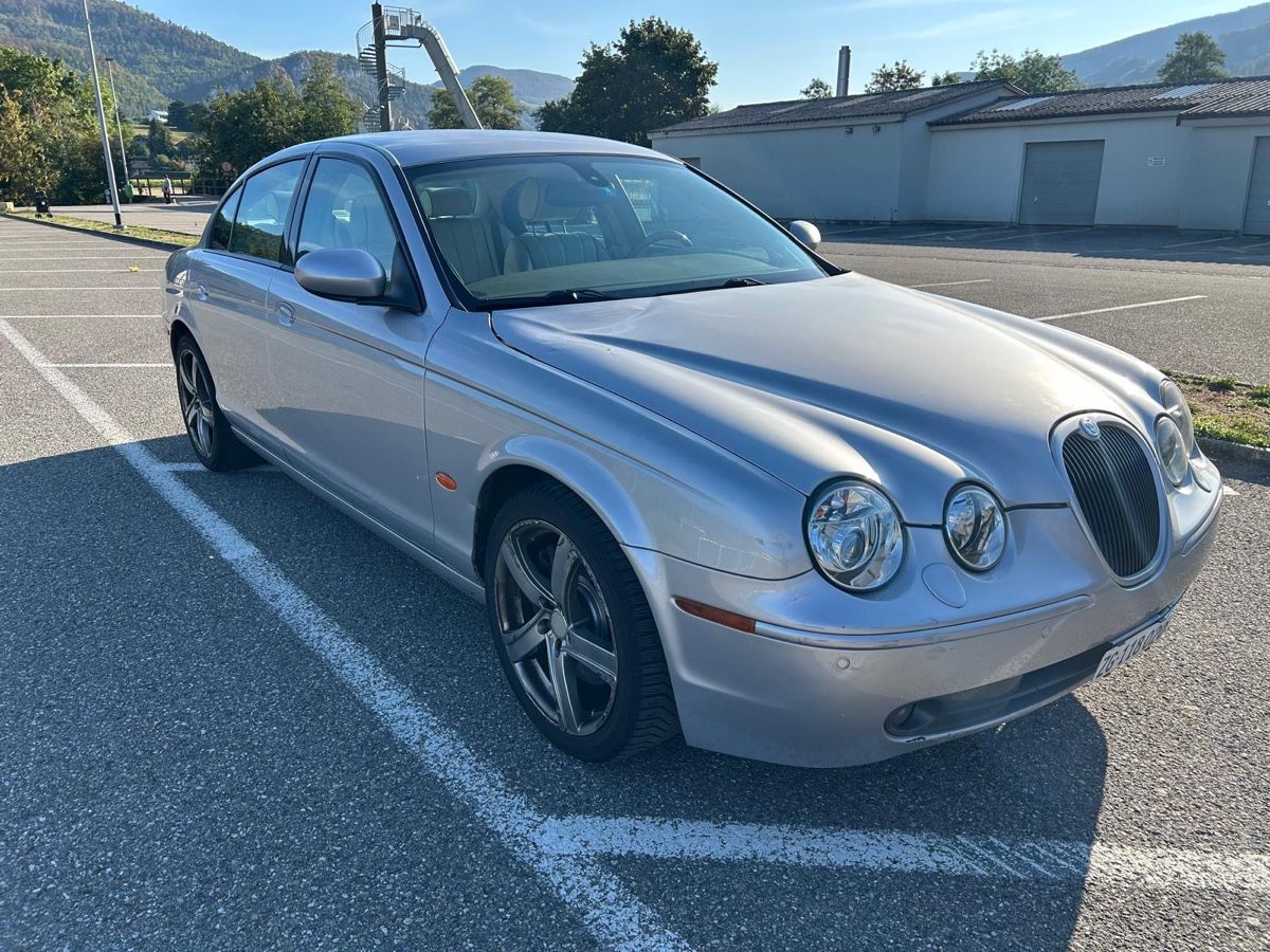 Jaguar Automobili: JAGUAR S-Type – Usato da Oensingen venduto da Cargo001