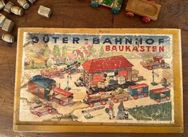 Antiker Holzbaukasten, Güterbahnhof