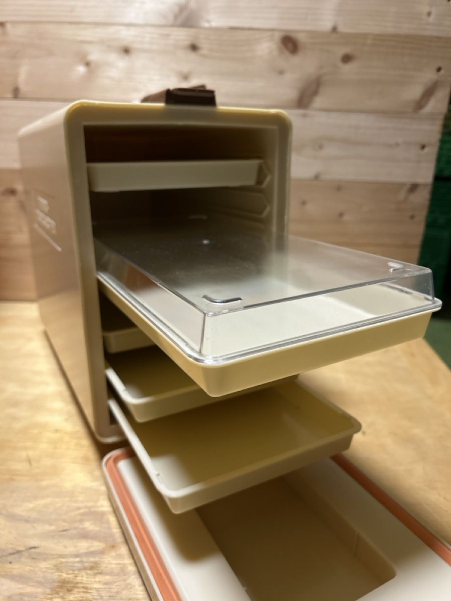 Accessoires: Boite  Thermo vintage  – D'occasion à Corcelles NE par Avossouhaits 2