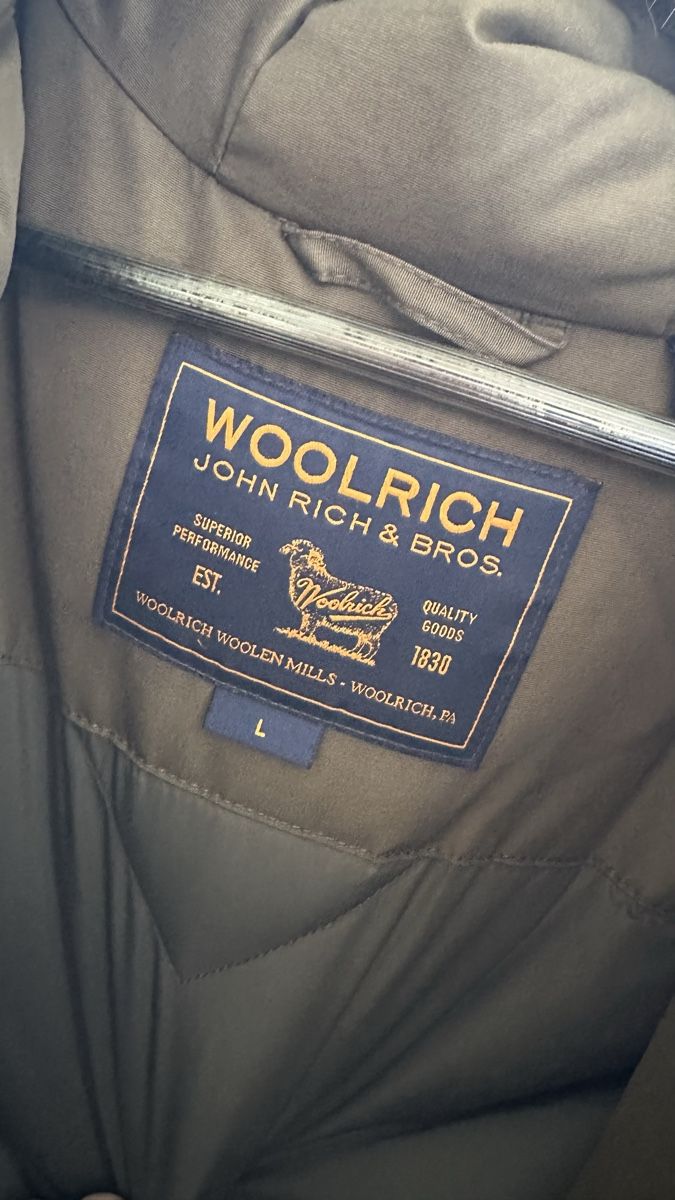 Woolrich Giacche: Woolrich Parka Damen olivgrün – Usato da Winterthur venduto da JVSMIN 3