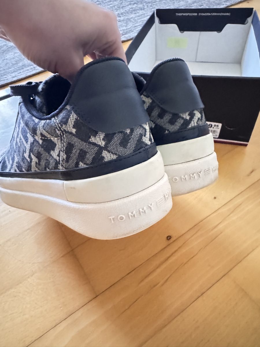Tommy Hilfiger Scarpe da donna: Sneaker Tommy Hilfiger – Usato da Ottenbach venduto da ul9_vq6l 1