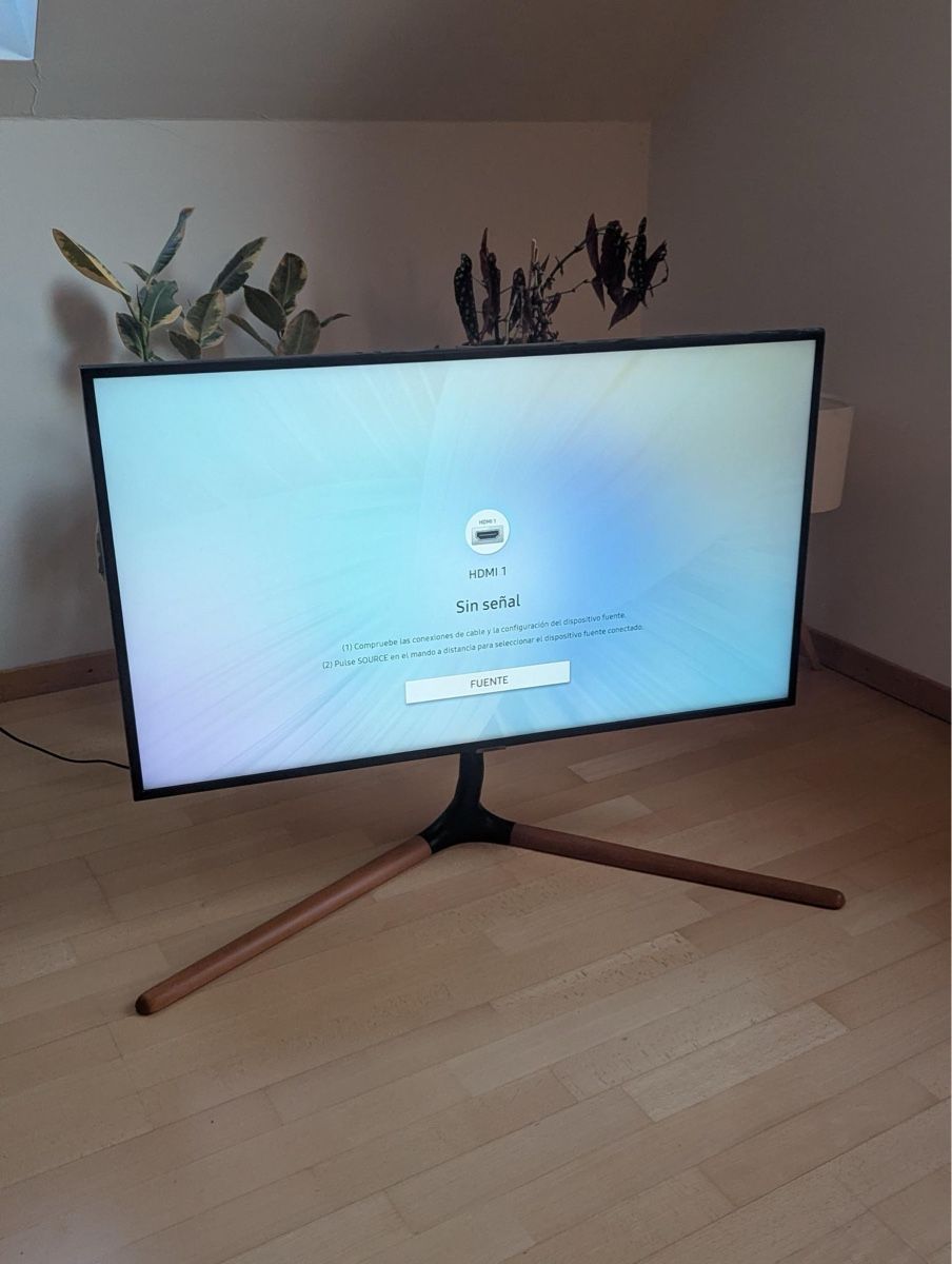Televisori: Samsung 4K TV – Nuovo (secondo la descrizione) da Zürich venduto da pym_b9dv 2