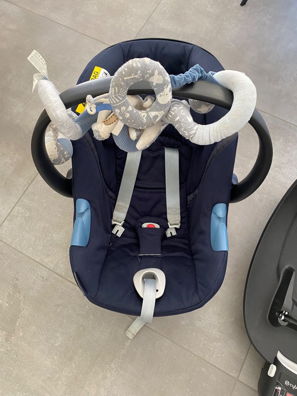 Cybex Sièges auto: Babyschale inkl. Base - Cybex Aton-M – D'occasion à Elgg par veo94 1