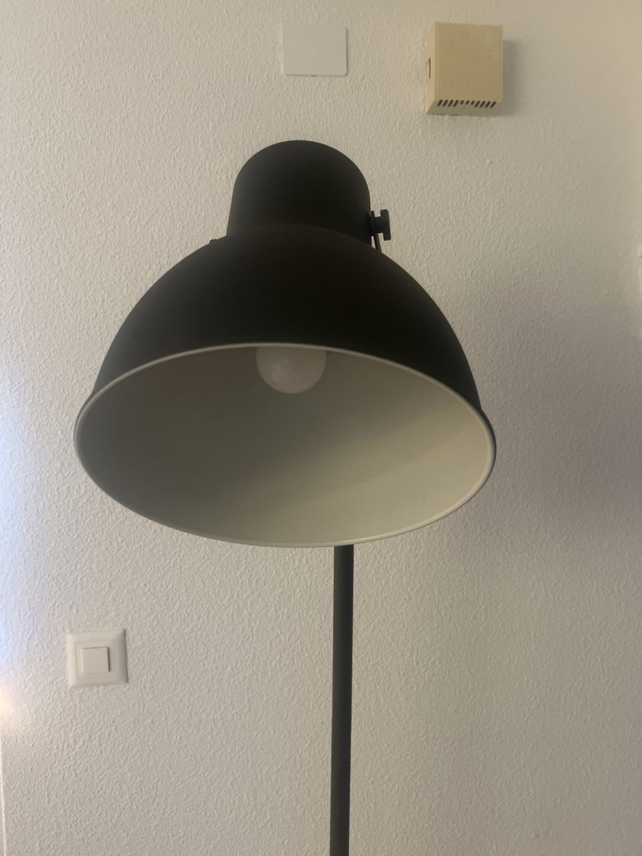 Ikea Lampade: Stehlampe Hektar von Ikea, dunkelgrau – Usato da Neftenbach venduto da NiRutz 1
