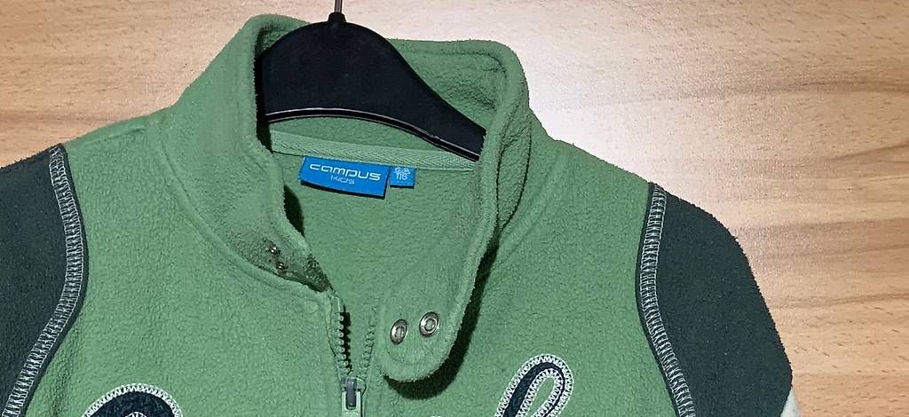 Vestes & Manteaux: Fleece-Jacke Grösse 116 – D'occasion à Rothenburg par Flaeckly 2