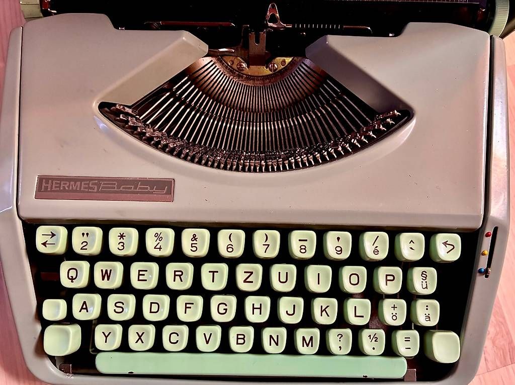 Hermès Macchine da scrivere: Machine à écrire Hermes Baby 1960 – Usato da Puidoux venduto da Colomba3 1