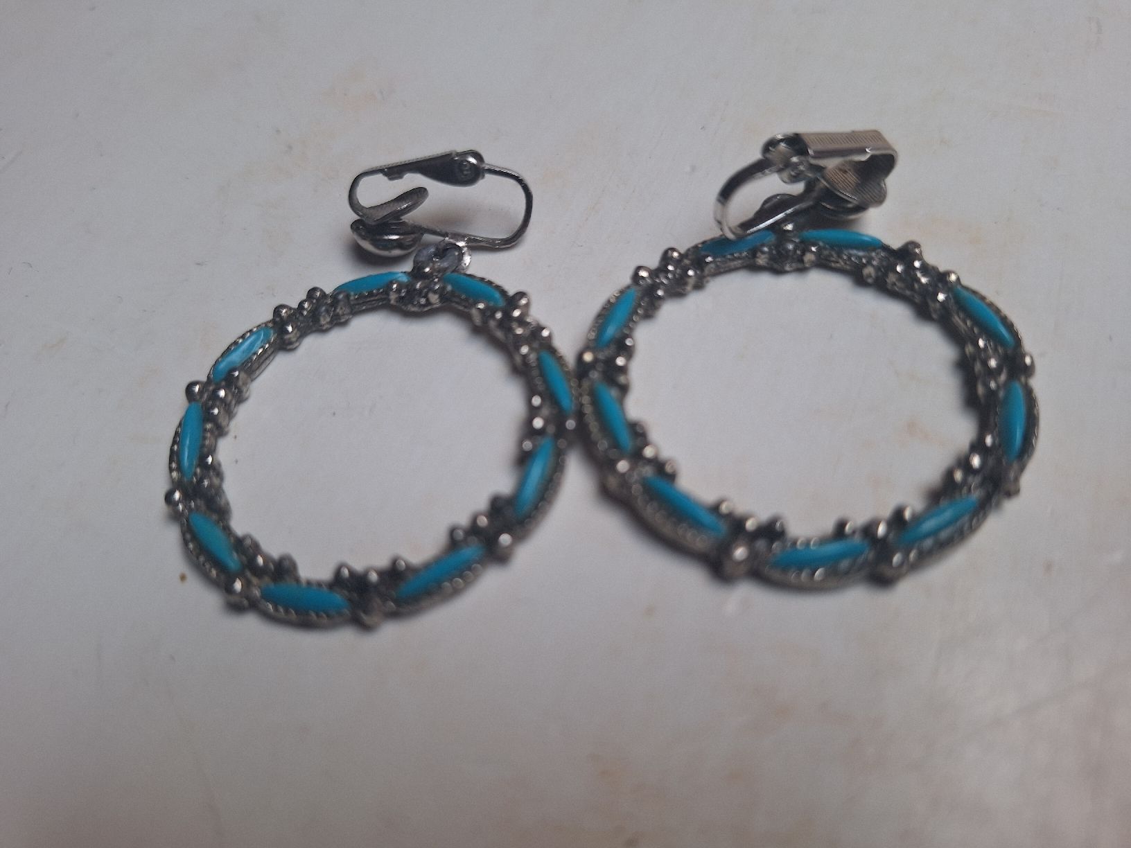 Ohrringe & -stecker: Clip vintage turquoise - Élégance rétro assurée! – Gebraucht aus Crans VD von Yobia8