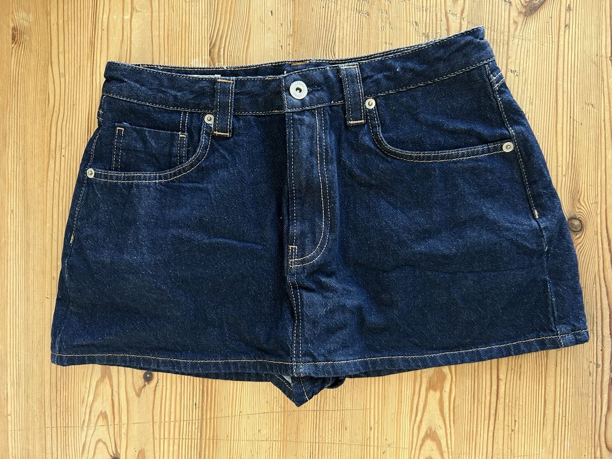 Stradivarius Jupes: Jeans Minijupe, Stradivarius, Grösse 40 – Neuf (Voir description) à Zürich par Lolaa123