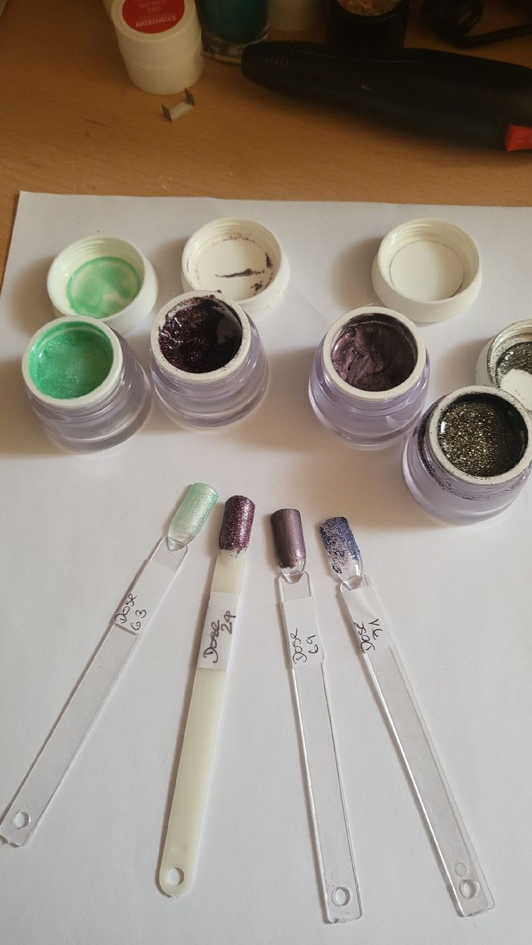 Unghie finte: Farbgel Set 1 – Usato da Sagogn venduto da salsagirl30