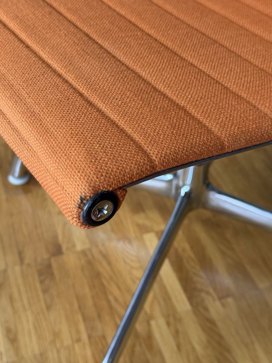 Vitra Sedie: Chaise Vitra EA 108 pivotante  – Usato da Bussigny venduto da ShopOp 3