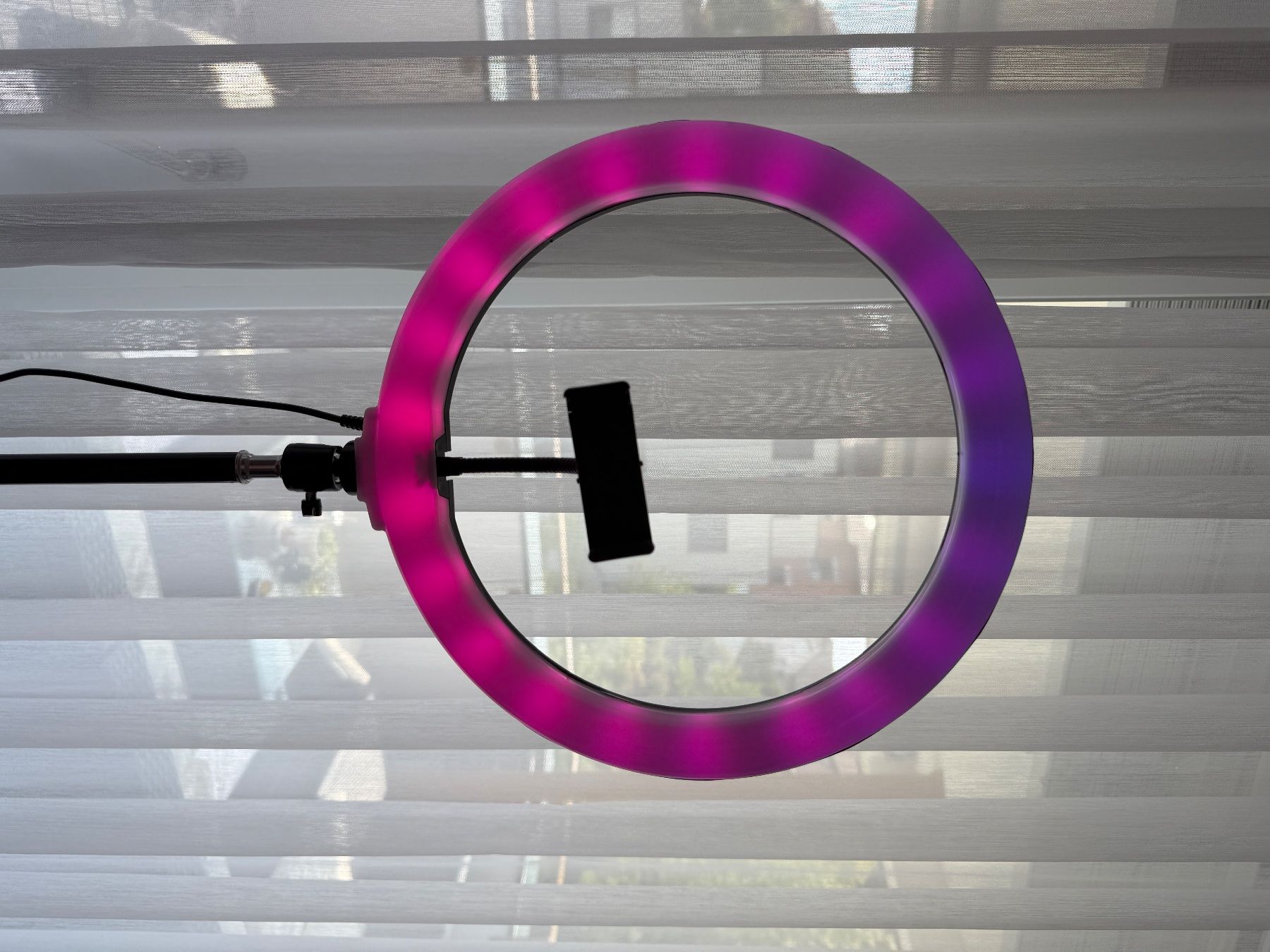 Lampade: Ringlicht RGB LED mit Smartphone Halterung neu – Usato da Winterthur venduto da dri_d8bb 3