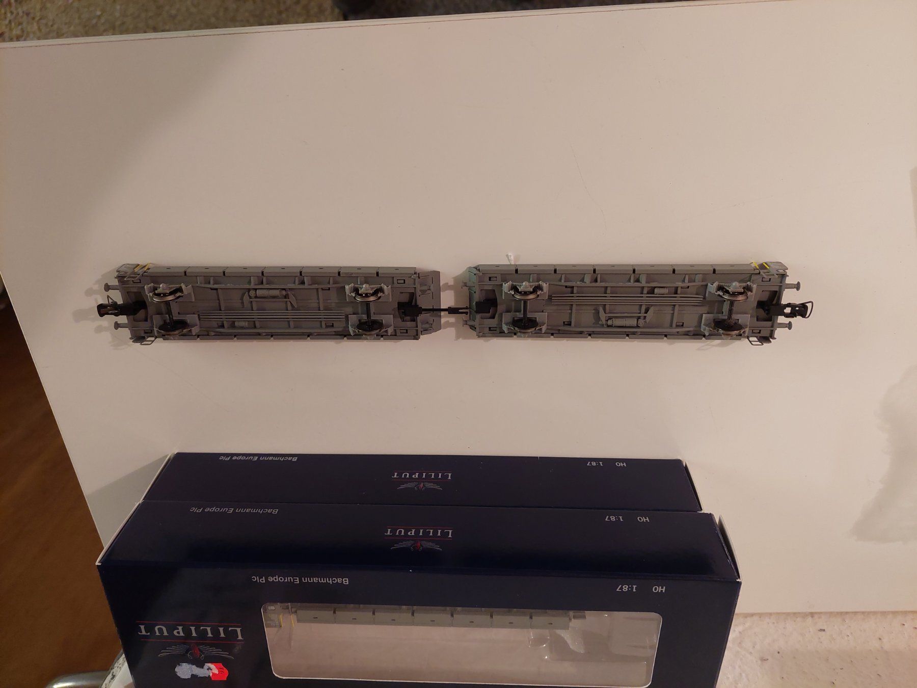 Liliput Modelleisenbahnen: 2x BLS Auffahrwagen – Neu (gemäss Beschreibung) aus Brunnen von holden65 6