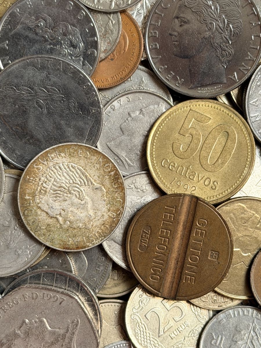 Tutti le monete: Monnaie du monde divers 3kg  – Usato da La Tour-de-Trème venduto da Ahamaya 5