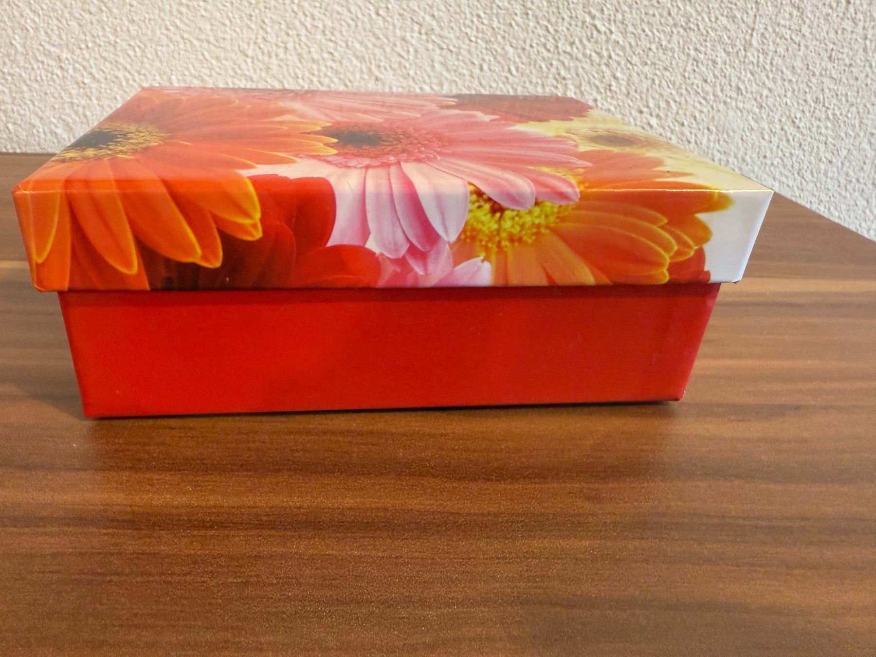 Sonstige Dekorationen & Accessoires: Schöne dekorative Schachtel mit Blumenmuster, Top! N E U – Neu (gemäss Beschreibung) aus Flawil von knallfix69