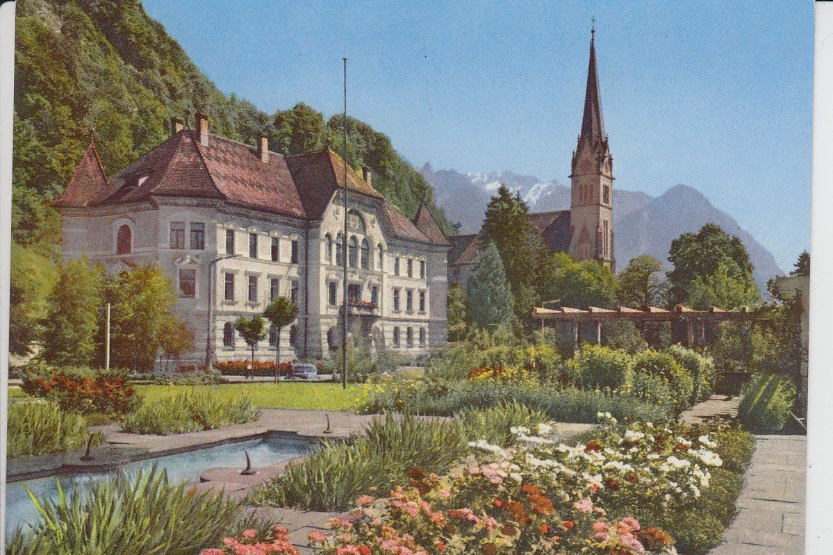 Cartoline postali: Vaduz   FL   -   Regierungsgebäude – Usato da Brig venduto da Valcards54