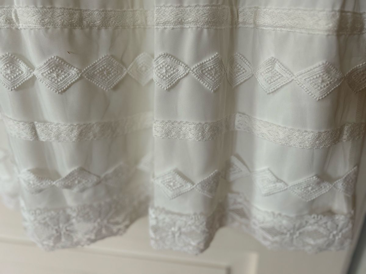 Vestiti: White Lace Dress, never worn, size Medium. – Nuovo e nell'imballaggio originale da Zürich venduto da Mistral61 3