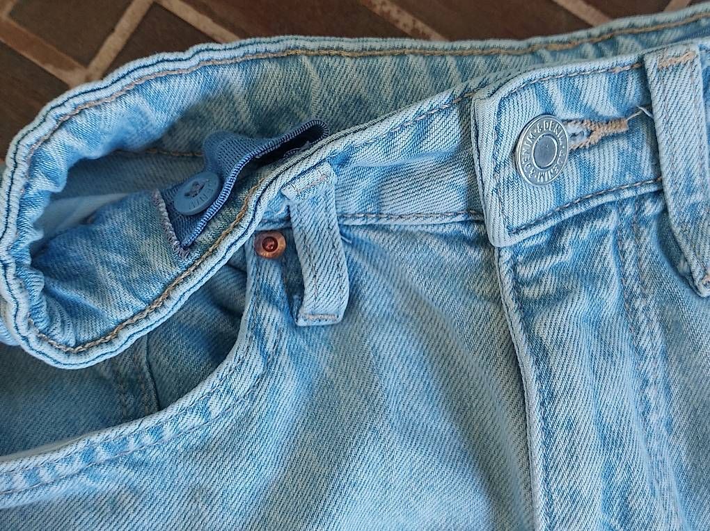 H&M Pantaloni: Hellblaue Jeans – Usato da Rapperswil BE venduto da AndreaReist 3