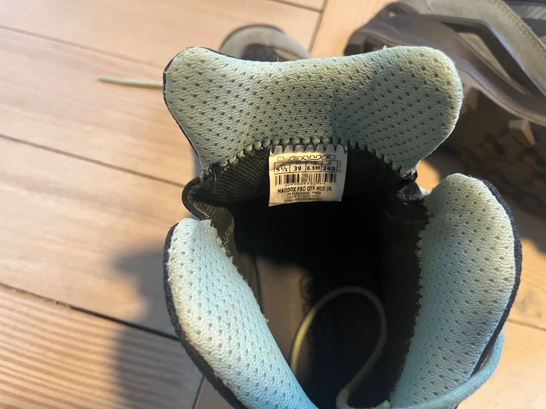 Lowa Chaussures femmes: Lowa Wanderschuhe Grösse 39 – D'occasion à Dübendorf par Elena-8600 3
