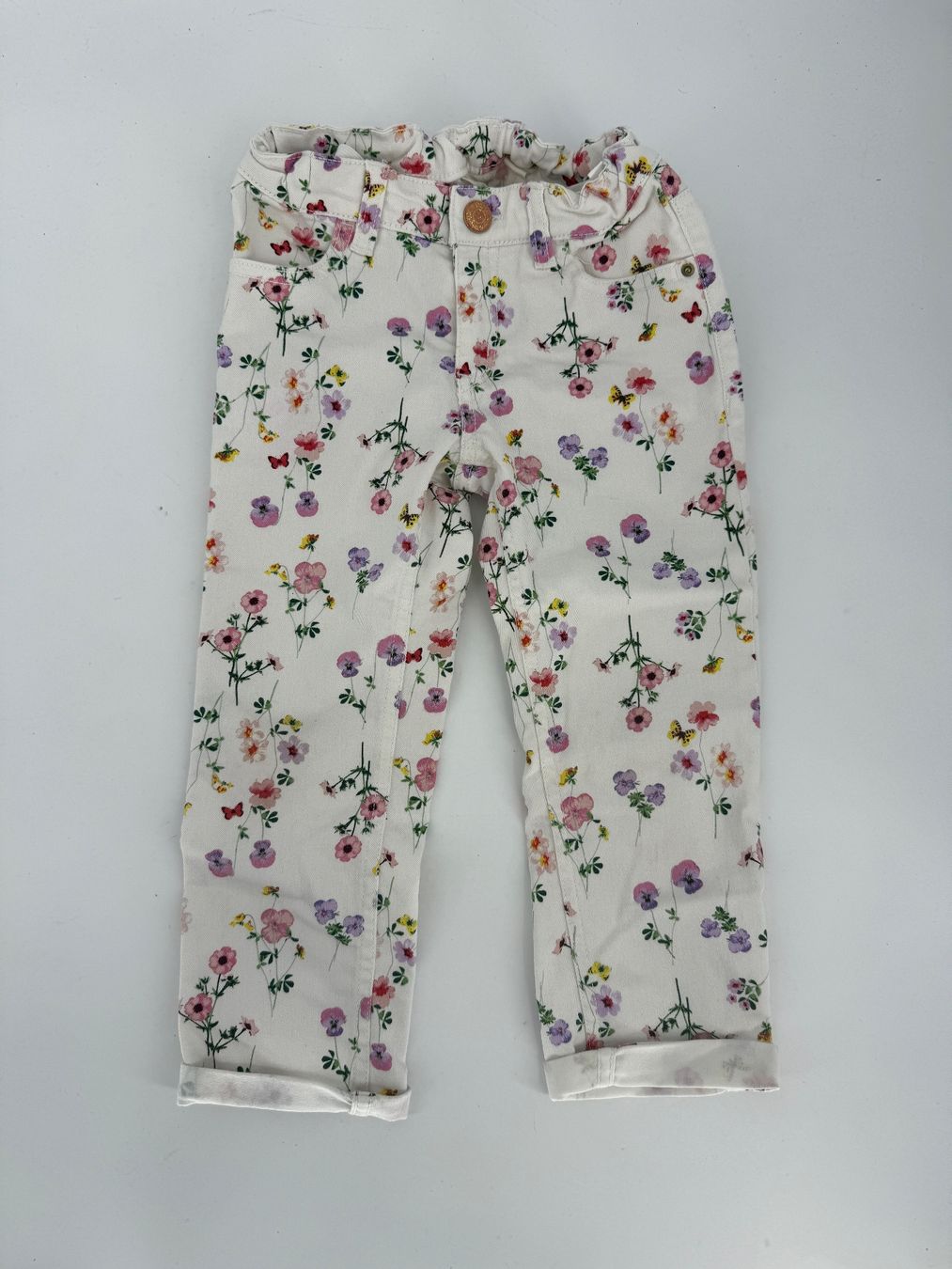 H&M Hosen: Mädchen Jeans mit Blumenmuster Gr. 116 von H&M – Gebraucht aus Auenstein von moin.