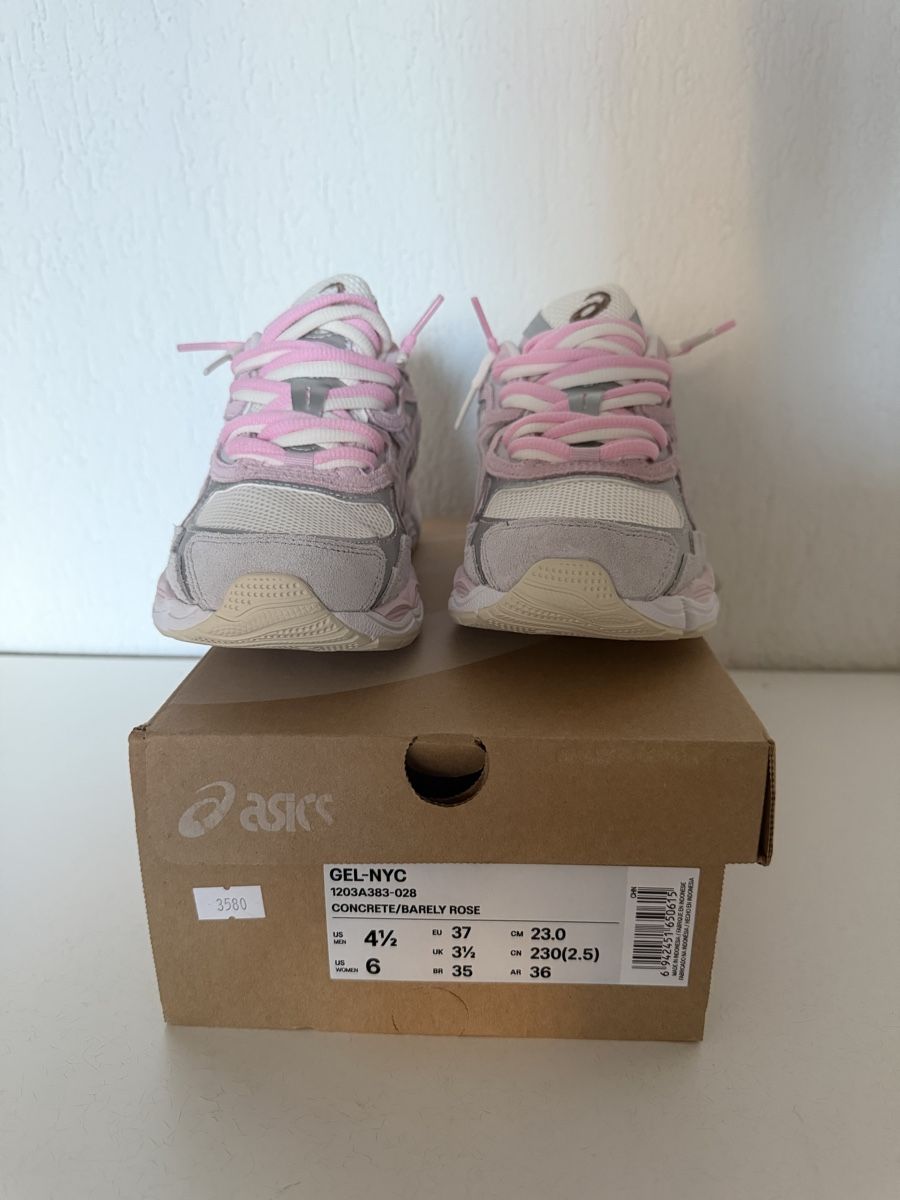Asics Scarpe da donna: Asics Nyc Barely Rose Double Lace – Nuovo e nell'imballaggio originale da Dübendorf venduto da Sneaker_Seller 2