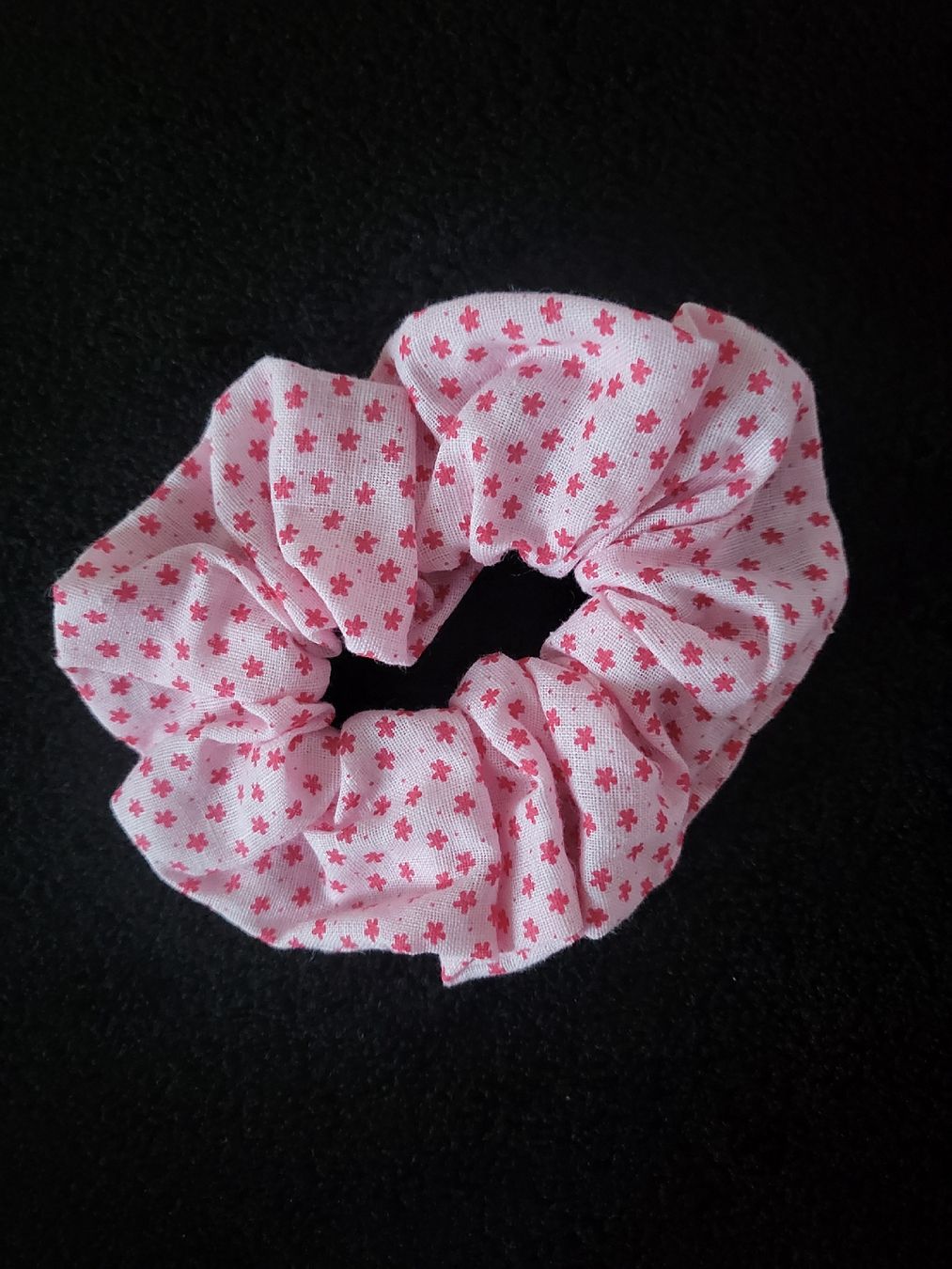 Accessori per capelli: Scrunchie / Weiss-pink / handgenäht – Nuovo e nell'imballaggio originale da Lömmenschwil venduto da S4BR1N4