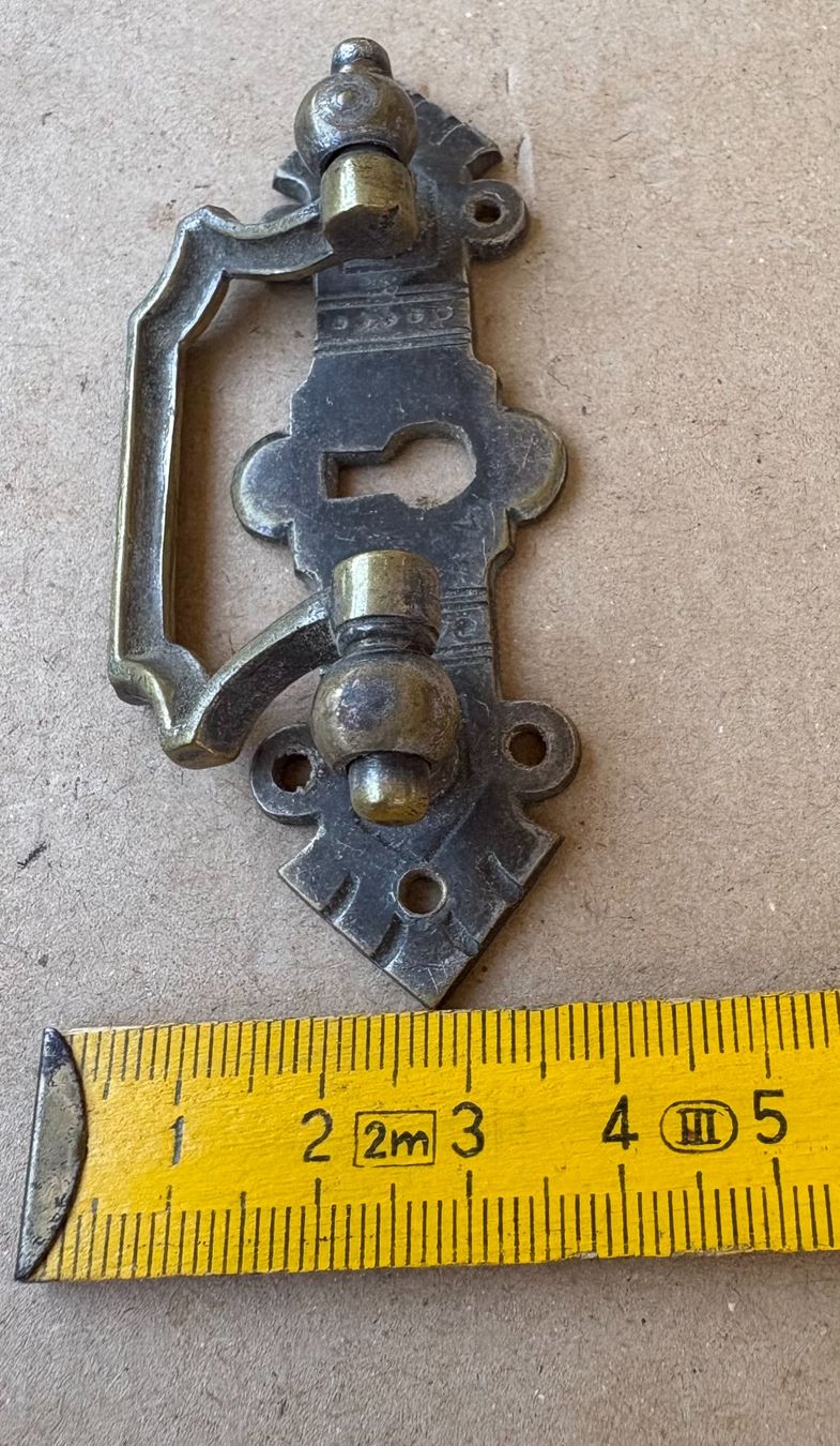 Ferramenta: VINTAGE MÖBELGRIFF MIT INTEGRIERTEM SCHLÜSSELLOCH – Usato da Ostermundigen venduto da wini63 5