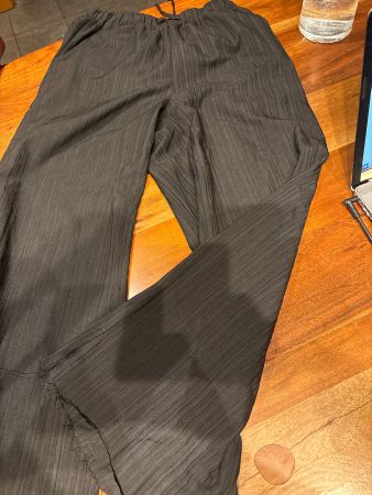 Damen Stoffhose schwarz mit Gummizug gebraucht guter Zustand