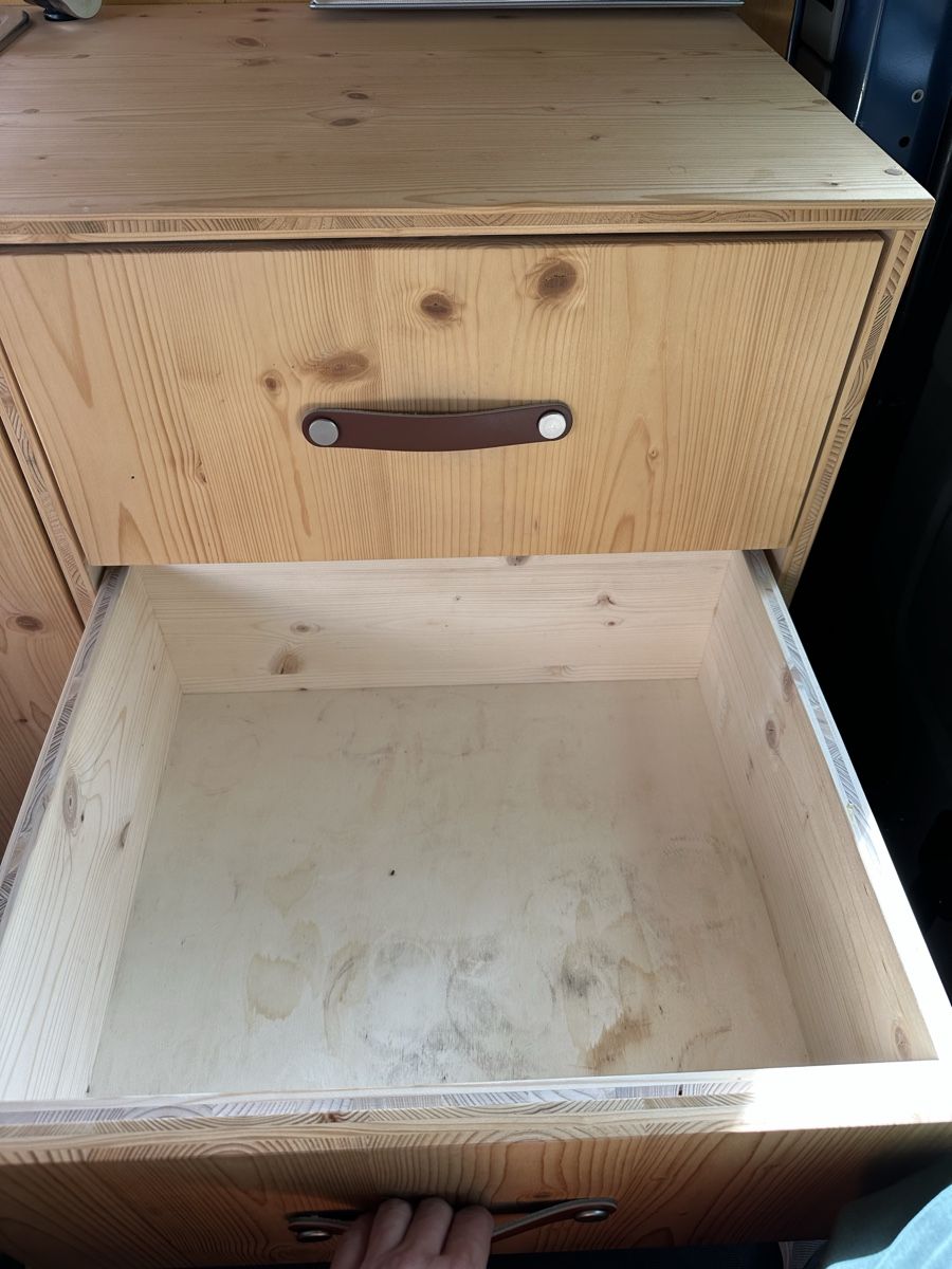 Veicoli da campeggio: Campervan Ausbau Küche und Bett – Usato da Pragg-Jenaz venduto da eri_2vjy 8