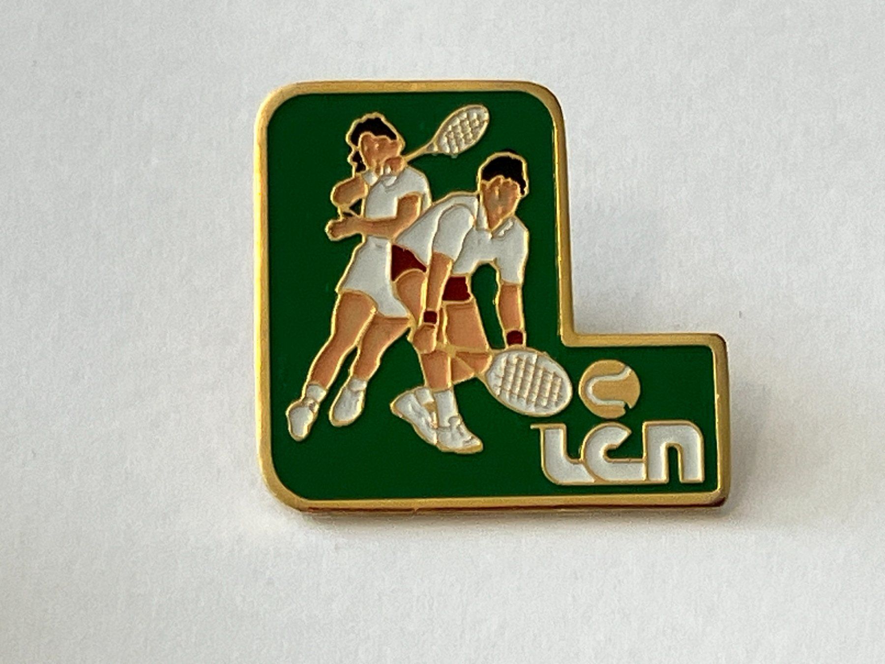 Placchette & Badge: 1 Pin LCN – Usato da Basel venduto da djwwpp