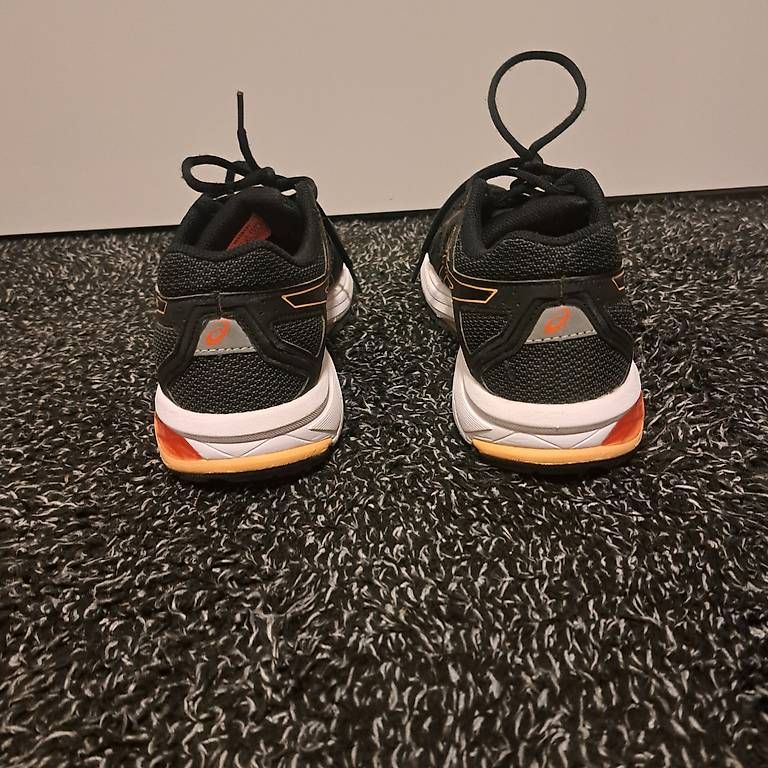 Scarpe da uomo: Asics GT-XPRESS Laufschuhe  – Usato da Neftenbach venduto da sam_jbb5 1