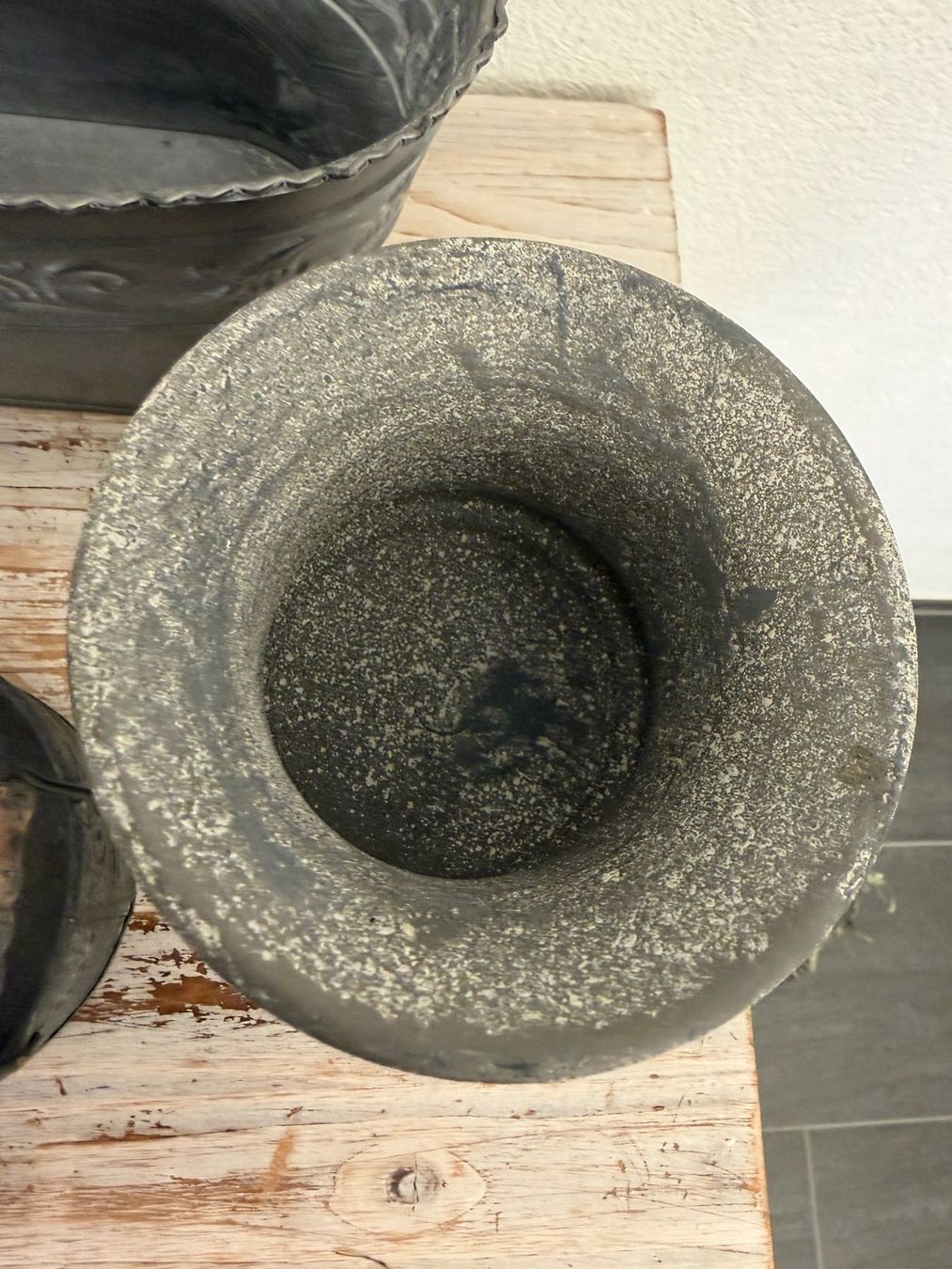 Vasi per fiori: Diverse Blechtöpfe zum Teil Neu – Nuovo (secondo la descrizione) da Wolfwil venduto da Inseider12 6